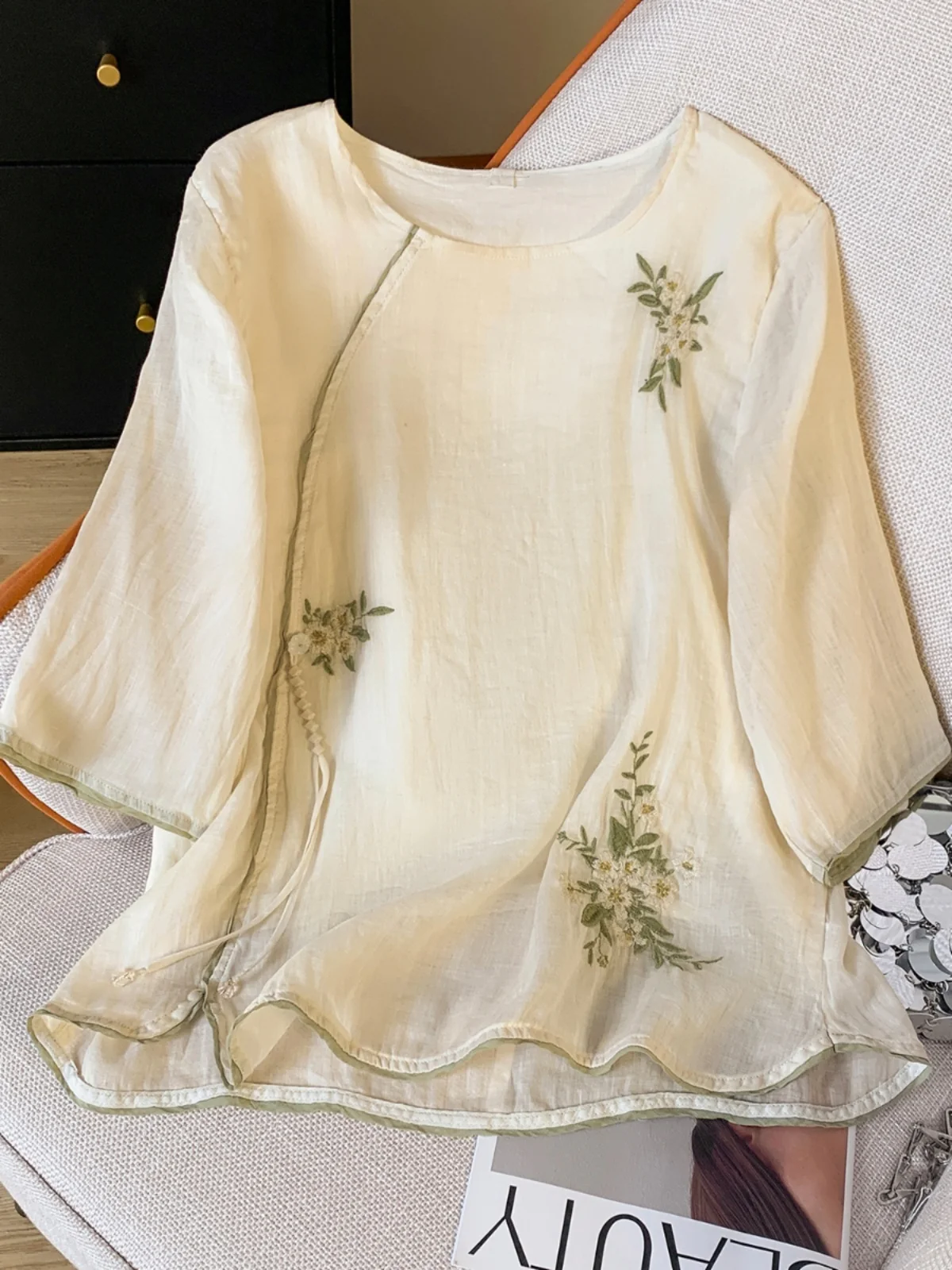 Retro Chinese Sle Embroidered Cotton Linen Women's Top Buttoned irt Loose Fit Summer Casual round Ne ort Sve
Retro Chinese Sle Embroidered Cotton Linen Women's Top Buttoned irt Loose Fit Summer Casual round Ne ort Sve