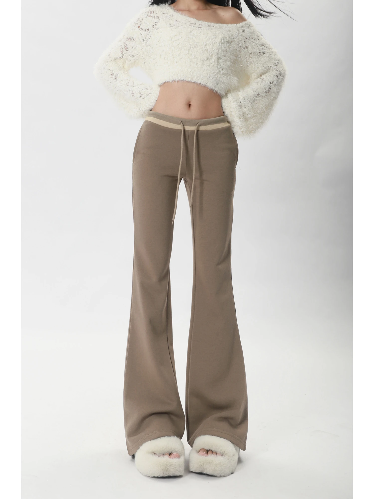 Американские ретро-брюки для йоги с высокой талией и широкими штанинами, женские, весна-осень, цвет хаки, повседневные спортивные длинные брюки
Американские ретро-брюки для йоги с высокой талией и широкими штанинами, женские, весна-осень, цвет хаки, повседневные спортивные длинные брюки