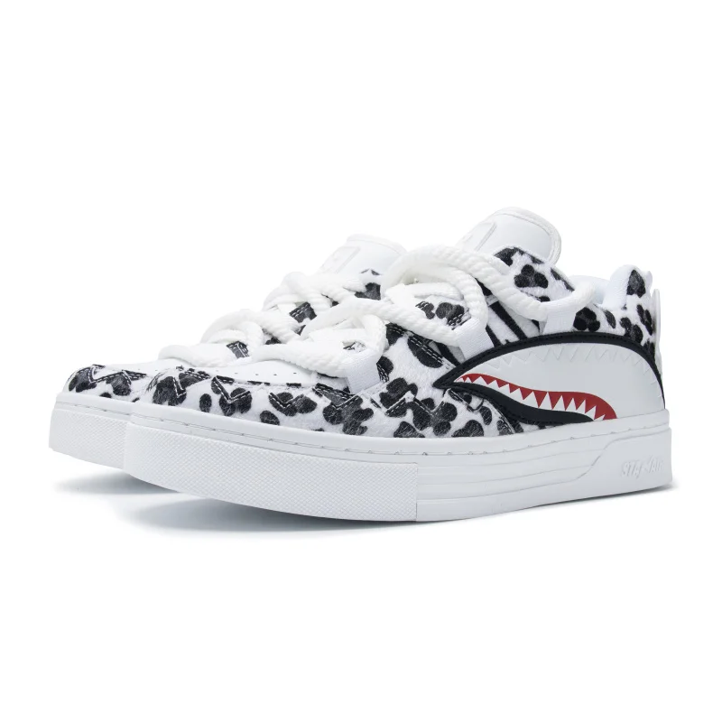 Ретро-стильные и модные спортивные кроссовки, сочетающие в себе ретро-комфорт и качественную отделку с модной и прочной подошвой, разработанные специально.
Ретро-стильные и модные спортивные кроссовки, сочетающие в себе ретро-комфорт и качественную отделку с модной и прочной подошвой, разработанные специально.