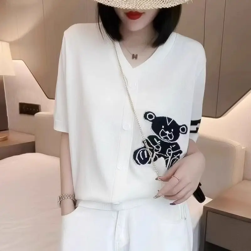 Summer Thin Fashion Little Bear Jacquard V-neck Short Sleeve T-shirt French Style Temperament Comfortable Knit Top Women
Summer Thin Fashion Little Bear Jacquard V-neck Short Sleeve T-shirt French Style Temperament Comfortable Knit Top Women
