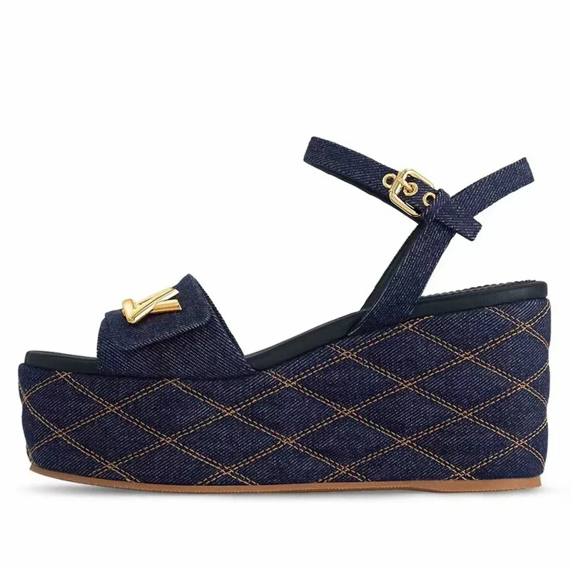 Summer Metal Ornaments Thick Platform Shoes Women's Outdoor High Wedge Heels Modern Dark Denim Sandals
Summer Metal Ornaments Thick Platform Shoes Women's Outdoor High Wedge Heels Modern Dark Denim Sandals