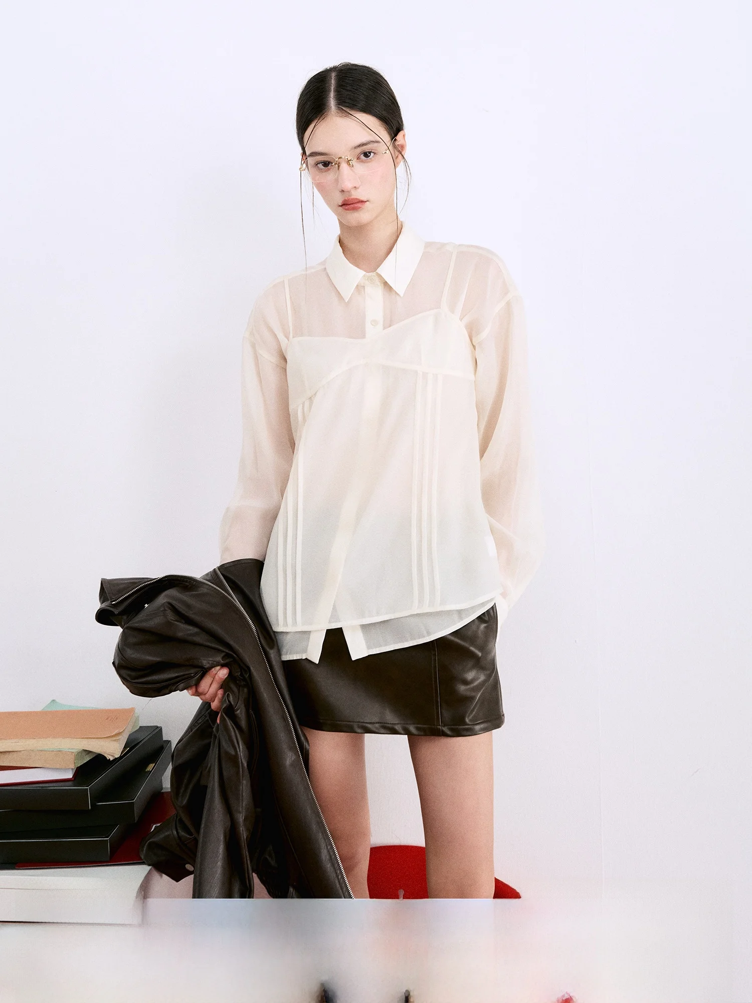 La Lune Du Ciel Classic Simple irt + Strap Two-Piece Set Women's Loose Top Casual Pure Color Autumn Faion Ladies' irt
La Lune Du Ciel Classic Simple irt + Strap Two-Piece Set Women's Loose Top Casual Pure Color Autumn Faion Ladies' irt