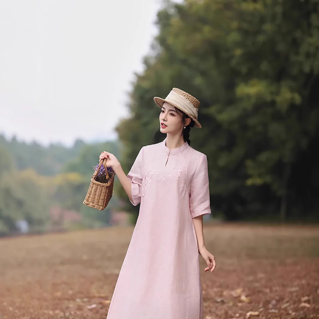 Ramie dress five-quarter sleeve stand-up collar buckle embroidery embroidery improved cheongsam fashion casual versatile simple
Ramie dress five-quarter sleeve stand-up collar buckle embroidery embroidery improved cheongsam fashion casual versatile simple