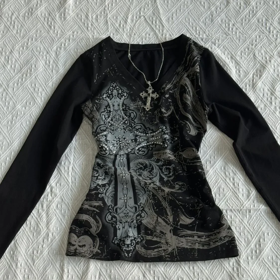 Gothic V-Neck Slim and Versatile Punk Full Printed Long-sleeves Europe and America Fashionable Tops for Women's Y2k Sweatshirts
Gothic V-Neck Slim and Versatile Punk Full Printed Long-sleeves Europe and America Fashionable Tops for Women's Y2k Sweatshirts