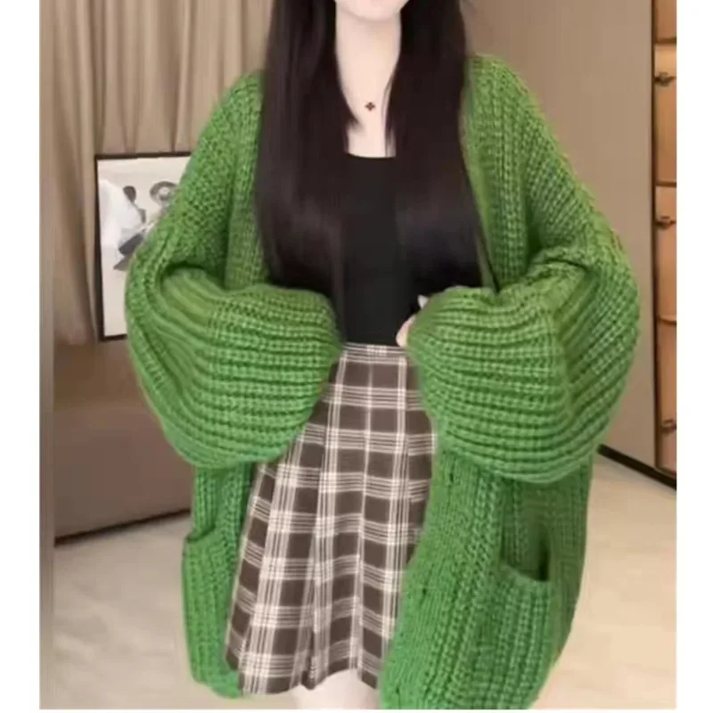 Autumn Winter Style Women's Lazy Fashion Soft And Cozy V-neck Long Sleeve Top Loose Green Knitwear Coat Lantern Sleeve
Autumn Winter Style Women's Lazy Fashion Soft And Cozy V-neck Long Sleeve Top Loose Green Knitwear Coat Lantern Sleeve