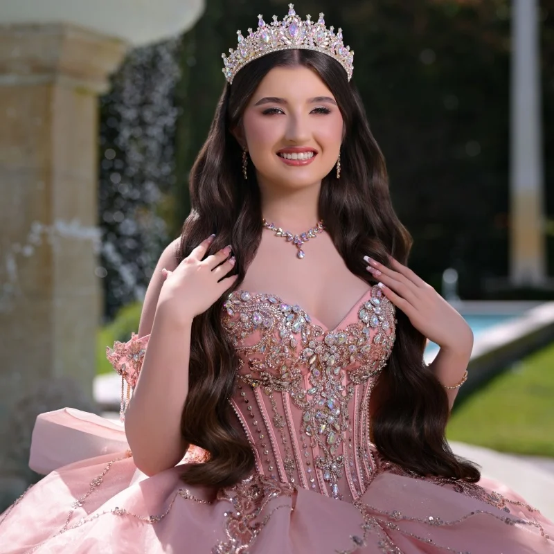 Pink Quinceanera Dress off-shoulder Golden Glitter Crystal Decal Layering Long tail Bow vestidos de 15 Quinceanera Customize
Pink Quinceanera Dress off-shoulder Golden Glitter Crystal Decal Layering Long tail Bow vestidos de 15 Quinceanera Customize