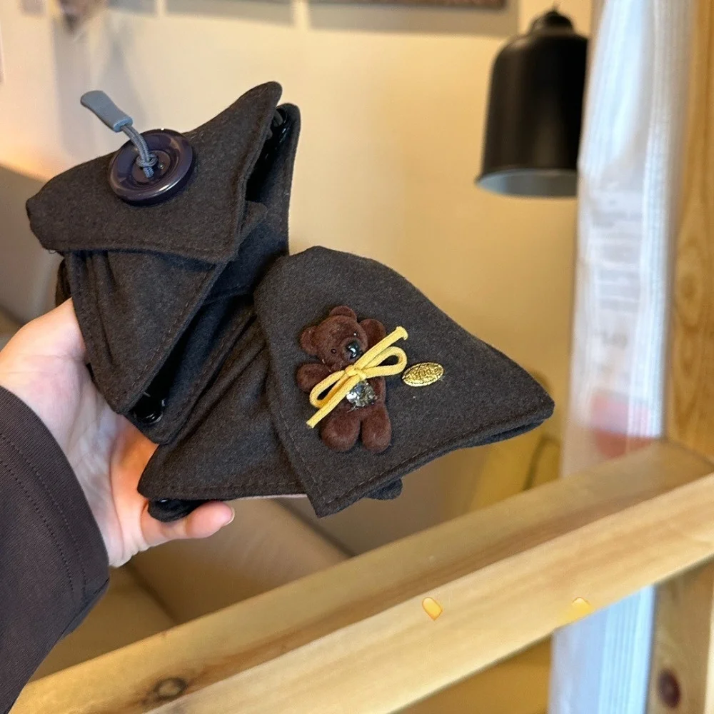 Fashion Triangle Shape Women's Hair Claw Double-sided Cartoon Bear Shark Clamp Korean Style Ponytail Hair Clip Daily Use
Fashion Triangle Shape Women's Hair Claw Double-sided Cartoon Bear Shark Clamp Korean Style Ponytail Hair Clip Daily Use
