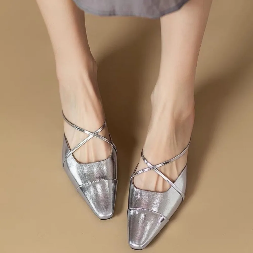2025 Women Summer New Thick Heel Middle Heel Sandals Slippers High End Silver Half Slippers
2025 Women Summer New Thick Heel Middle Heel Sandals Slippers High End Silver Half Slippers