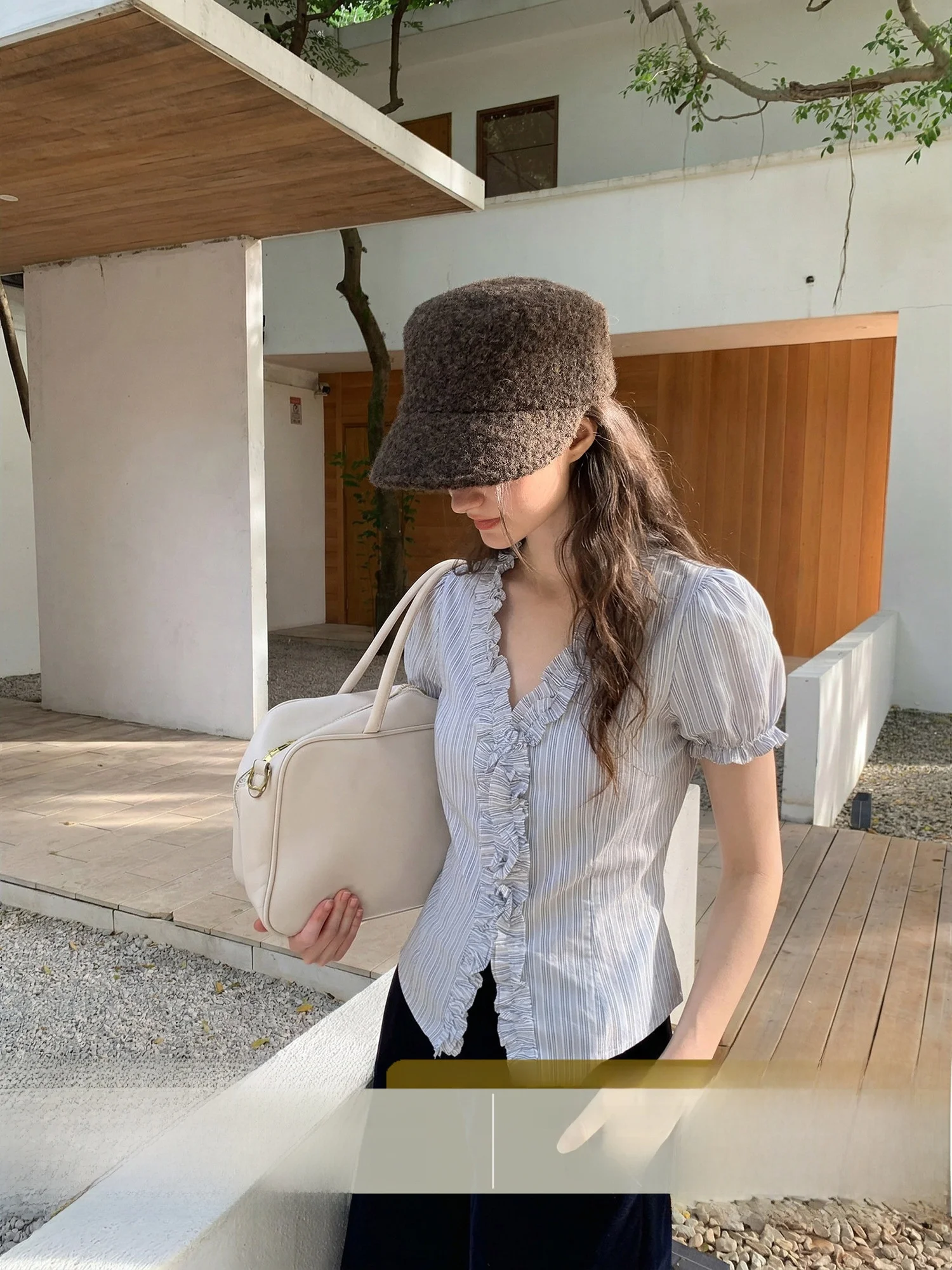 Sweet French Sle Striped irt Women's ort Bubble Sve V-ne Waist-cinched Summer Top Crsu Summer 2026
Sweet French Sle Striped irt Women's ort Bubble Sve V-ne Waist-cinched Summer Top Crsu Summer 2026