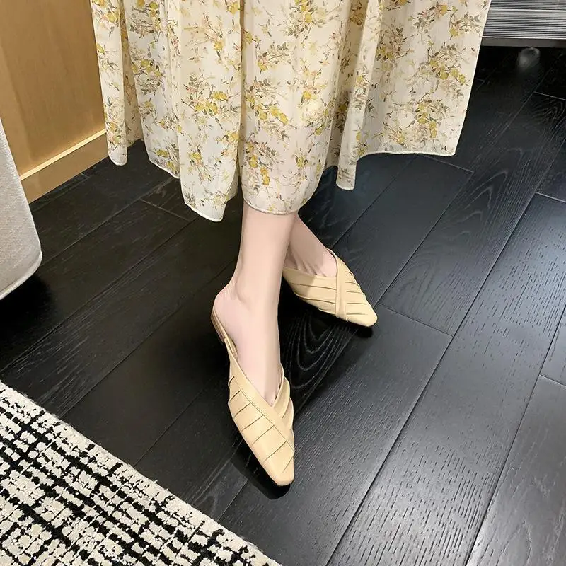 2024 Spring/Summer Low Heel Square Head Genuine Leather External Wearing Slippers, Baotou Sandals, Women's Muller Shoes
2024 Spring/Summer Low Heel Square Head Genuine Leather External Wearing Slippers, Baotou Sandals, Women's Muller Shoes