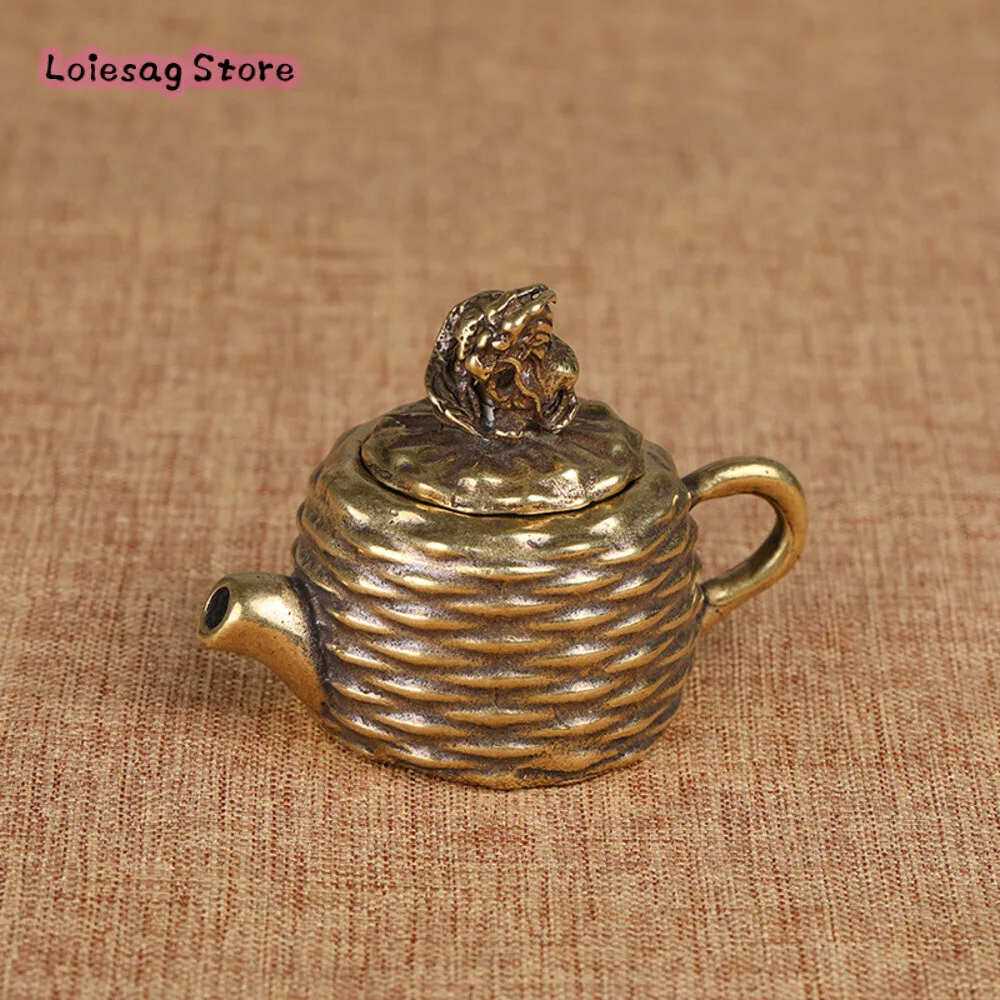 Vintage Mini Teapot Small Handle Pot Dragon Cover Small Copper Kettle Inkstone Collection Piece Handle Piece
Vintage Mini Teapot Small Handle Pot Dragon Cover Small Copper Kettle Inkstone Collection Piece Handle Piece