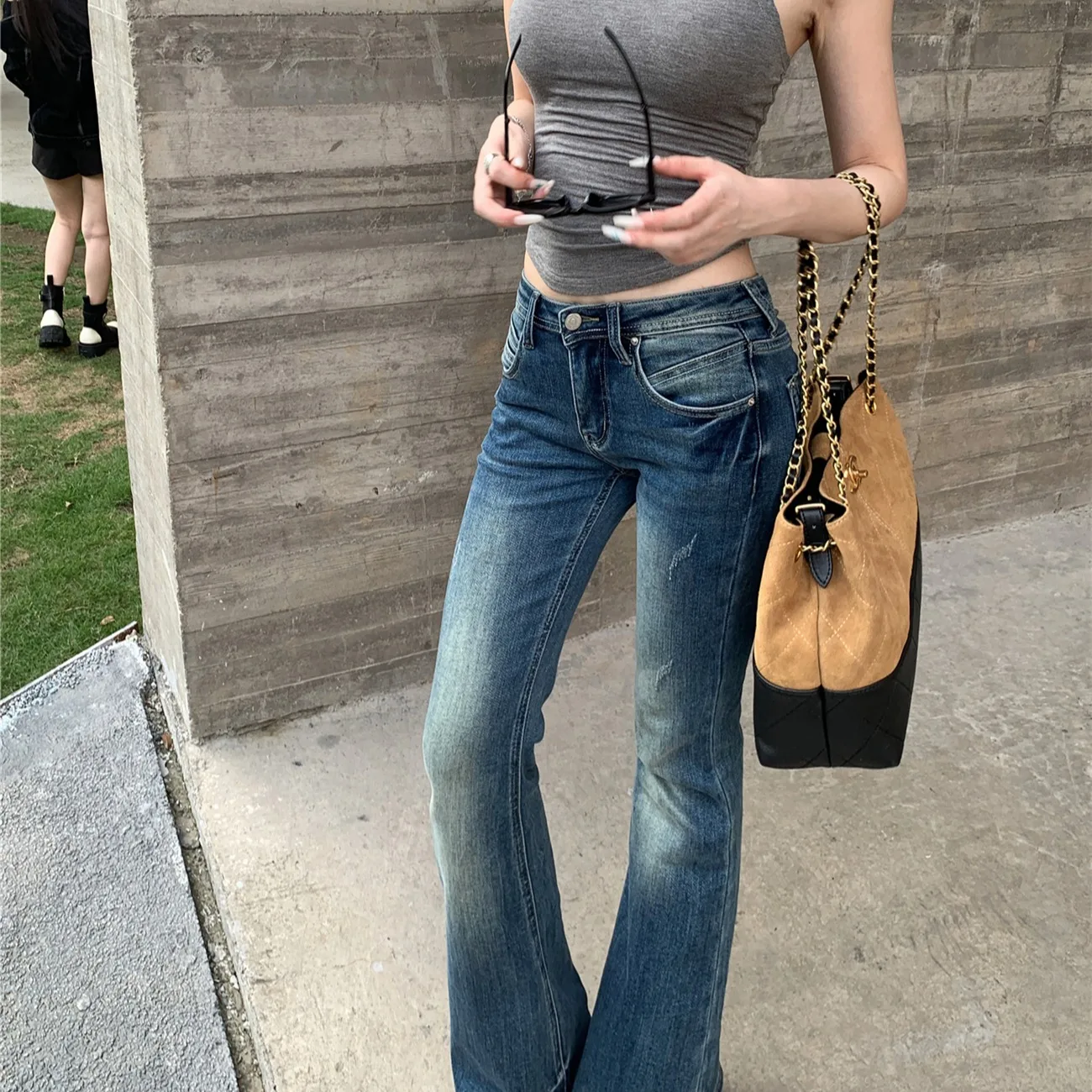 Облегающий жилет с высокой талией, топ с низкой талией, джинсы-колокольчики в стиле ретро, джинсовая одежда, женская мода, весна, осень, зима
Облегающий жилет с высокой талией, топ с низкой талией, джинсы-колокольчики в стиле ретро, джинсовая одежда, женская мода, весна, осень, зима