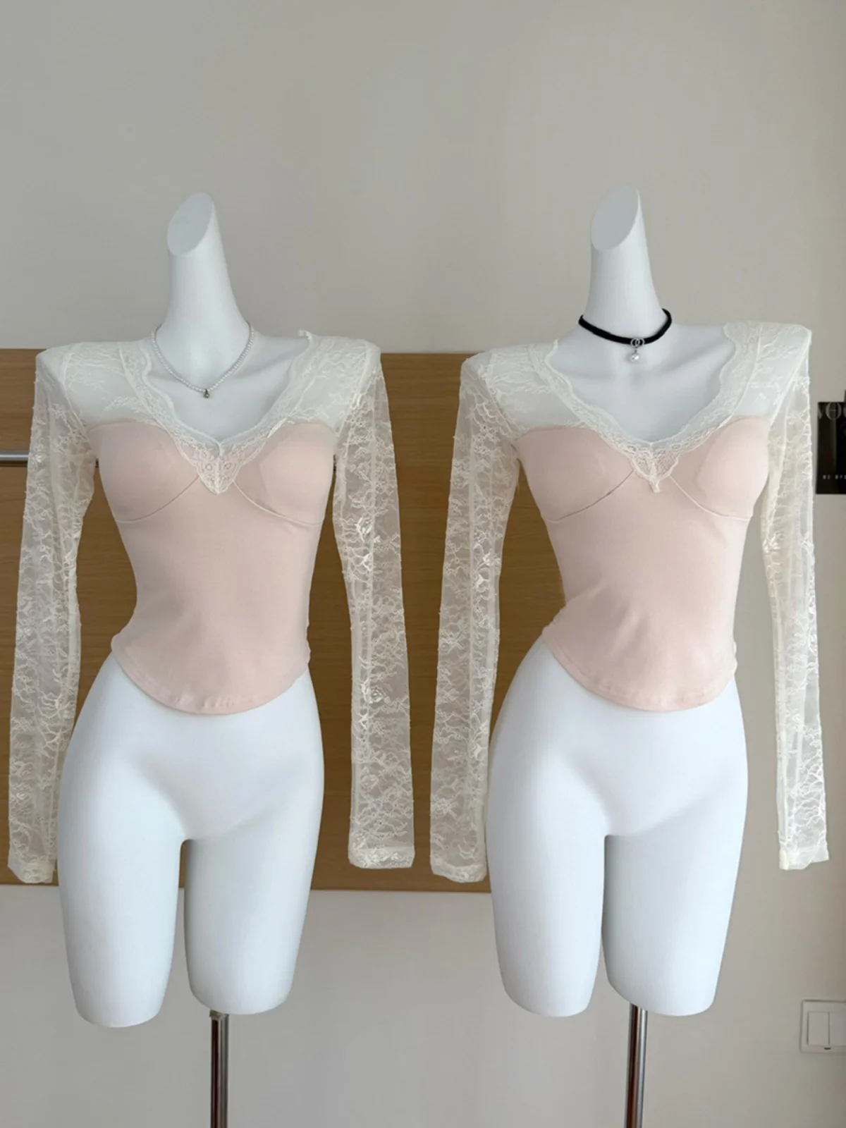 Women S Sexy Sheer Mesh Long Sleeve Lace Tops Fit V Neck Floral Blouses Elegant T-Shirts for Night Out Deep V Neck Blouses
Women S Sexy Sheer Mesh Long Sleeve Lace Tops Fit V Neck Floral Blouses Elegant T-Shirts for Night Out Deep V Neck Blouses