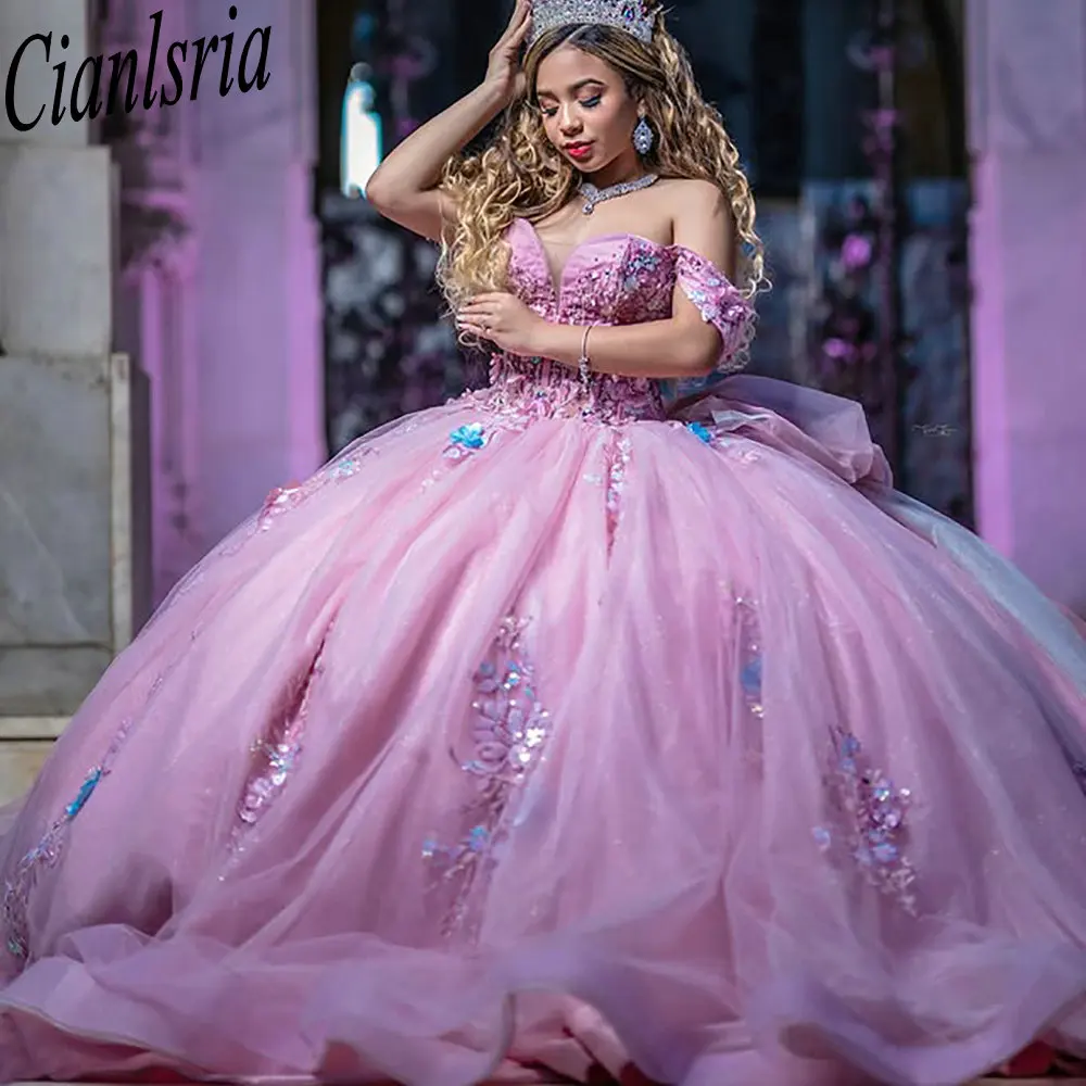 Розовые аппликации, кружевные платья Quinceanera с бантом, бальное платье с открытыми плечами, сладкий 15, мексиканский индивидуальный заказ
Розовые аппликации, кружевные платья Quinceanera с бантом, бальное платье с открытыми плечами, сладкий 15, мексиканский индивидуальный заказ