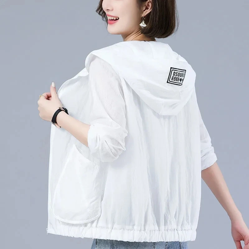 2023 New Summer Women Jacket Fashion Long Sleeve Hooded Thin Coat Loose Sun Protection Clothing Female Jacket Casual Outerwear
2023 New Summer Women Jacket Fashion Long Sleeve Hooded Thin Coat Loose Sun Protection Clothing Female Jacket Casual Outerwear