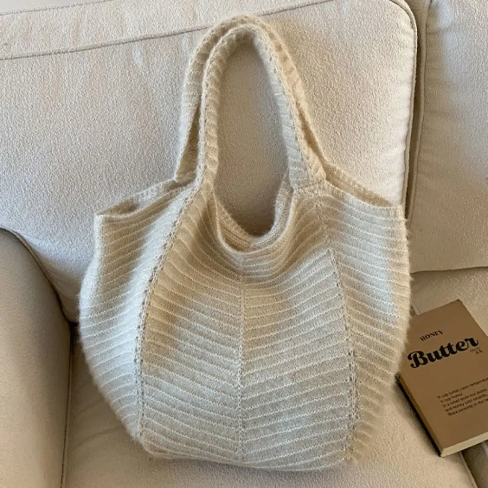 Trendy Korean Style Knitted Shoulder Bag Leisure Casual Woven Tote Bag Handbag Vintage Winter Underarm Bag Ladies/Girls
Trendy Korean Style Knitted Shoulder Bag Leisure Casual Woven Tote Bag Handbag Vintage Winter Underarm Bag Ladies/Girls