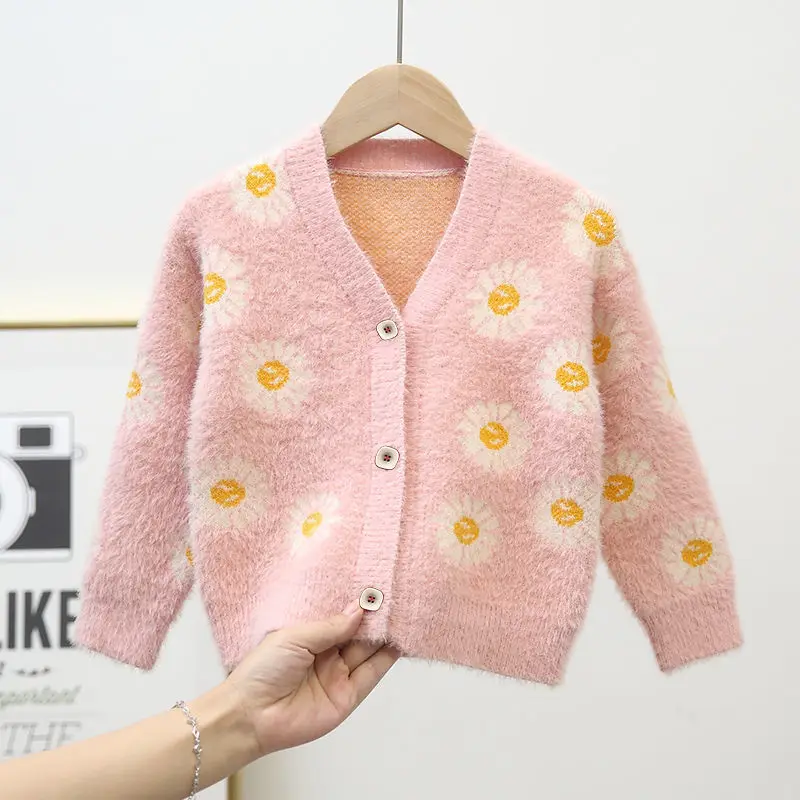 2022 Girls Sweater Cardigan Small Daisy Autumn and Winter Korean Version Loose and Comfortable Baby Sweater Sweater Top
2022 Girls Sweater Cardigan Small Daisy Autumn and Winter Korean Version Loose and Comfortable Baby Sweater Sweater Top