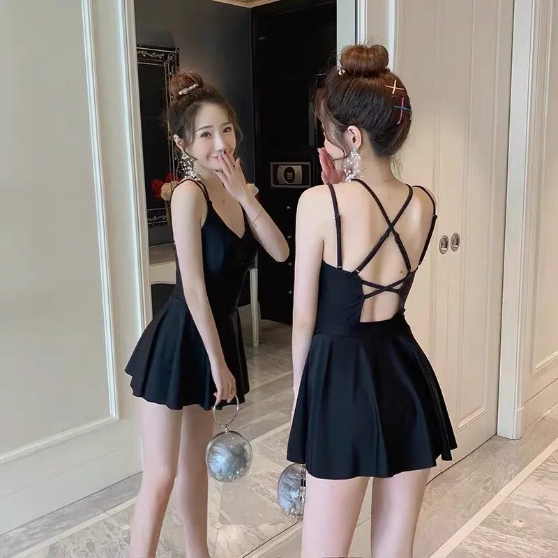 Женский слитный купальник с перекрестными бретелями, скрывающий живот, с эффектом утяжки, сексуальный, новинка 2024 года, для небольшой груди, с дизайном юбки-баския
Женский слитный купальник с перекрестными бретелями, скрывающий живот, с эффектом утяжки, сексуальный, новинка 2024 года, для небольшой груди, с дизайном юбки-баския