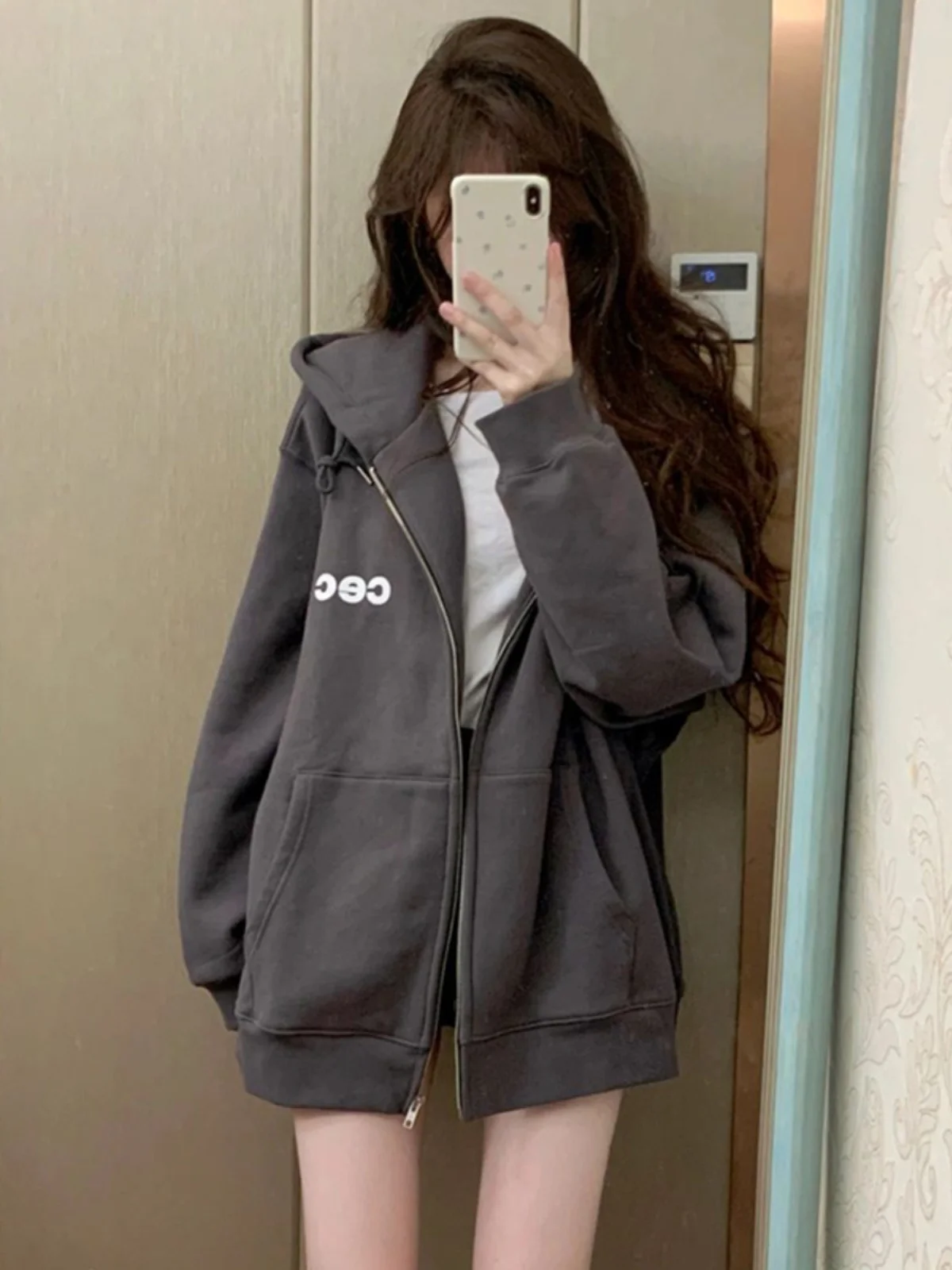 Толстовка свободного кроя на молнии с капюшоном для мужчин и женщин, модная осенне-зимняя корейская модель с длинными рукавами из хлопка
Толстовка свободного кроя на молнии с капюшоном для мужчин и женщин, модная осенне-зимняя корейская модель с длинными рукавами из хлопка