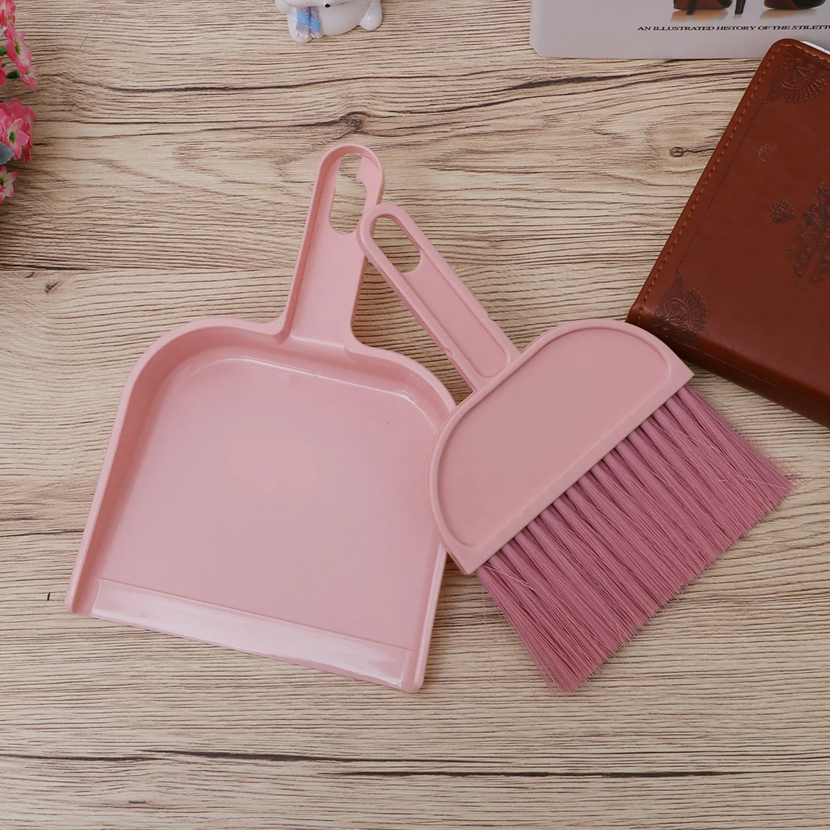 Mini Broom Dustpan Set in Pink Efficient Cleaning Tool for Small Animal Cages Reptiles Ferrets Desktop Cabinet Household
Mini Broom Dustpan Set in Pink Efficient Cleaning Tool for Small Animal Cages Reptiles Ferrets Desktop Cabinet Household