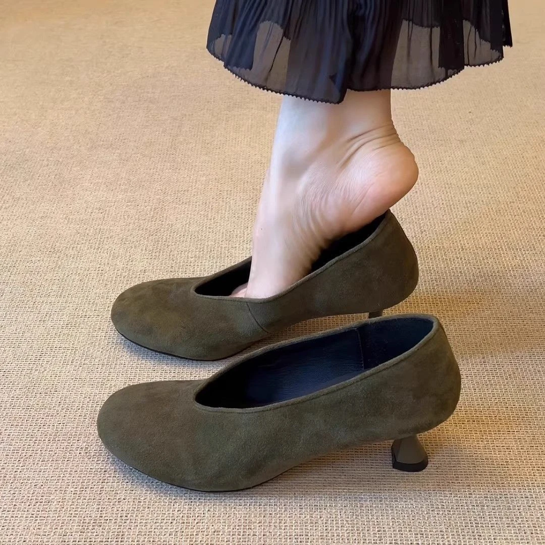 Designer Vintage Green V-cut Slip-on Pumps Woman Round Toe Stiletto heel Flat Pump Shoes Niche Design Versatile Grandma Loafers
Designer Vintage Green V-cut Slip-on Pumps Woman Round Toe Stiletto heel Flat Pump Shoes Niche Design Versatile Grandma Loafers
