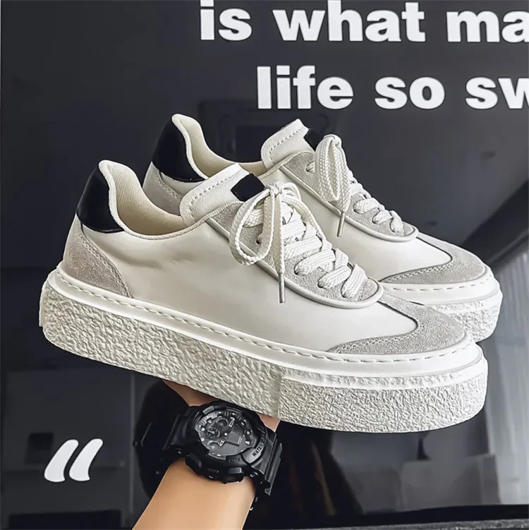 Men's casual luxury fashion black and white sports breathable soft soled walking shoes
Men's casual luxury fashion black and white sports breathable soft soled walking shoes