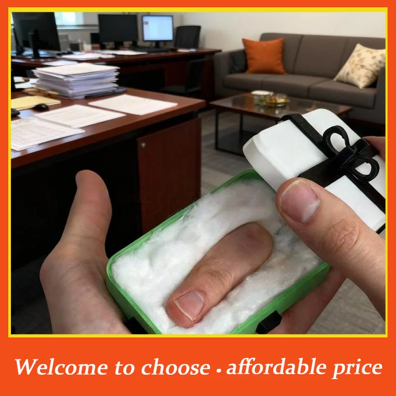 TH 1Pc new Novel Prank Box Toy Prank Gift Box Finger Surprise Fun And Playful Family Gift For Birthday Parties
TH 1Pc new Novel Prank Box Toy Prank Gift Box Finger Surprise Fun And Playful Family Gift For Birthday Parties