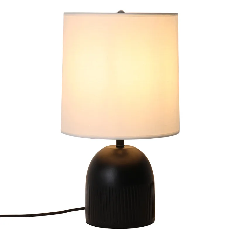 American medieval solid wood table lamp bedroom bedside study creativity 
American medieval solid wood table lamp bedroom bedside study creativity