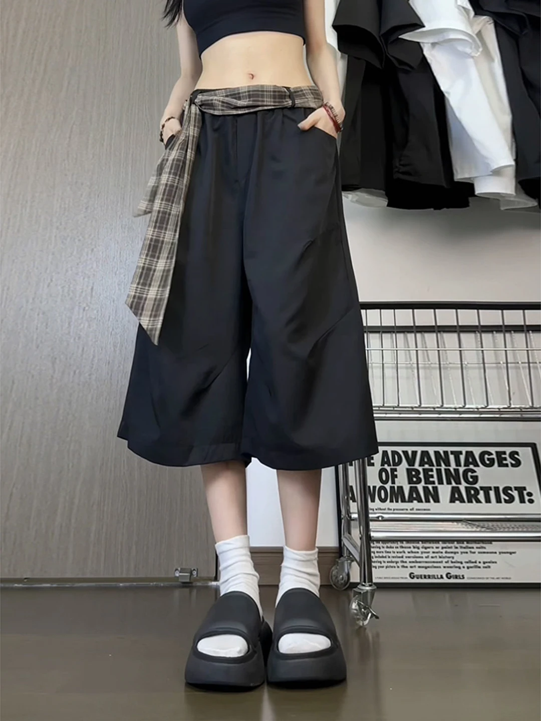 Широкие брюки-палаццо из ледяного шелка Yamamoto с плиссировкой, летние, с поясом, повседневные, в западном стиле, для пар, длина 7/5
Широкие брюки-палаццо из ледяного шелка Yamamoto с плиссировкой, летние, с поясом, повседневные, в западном стиле, для пар, длина 7/5