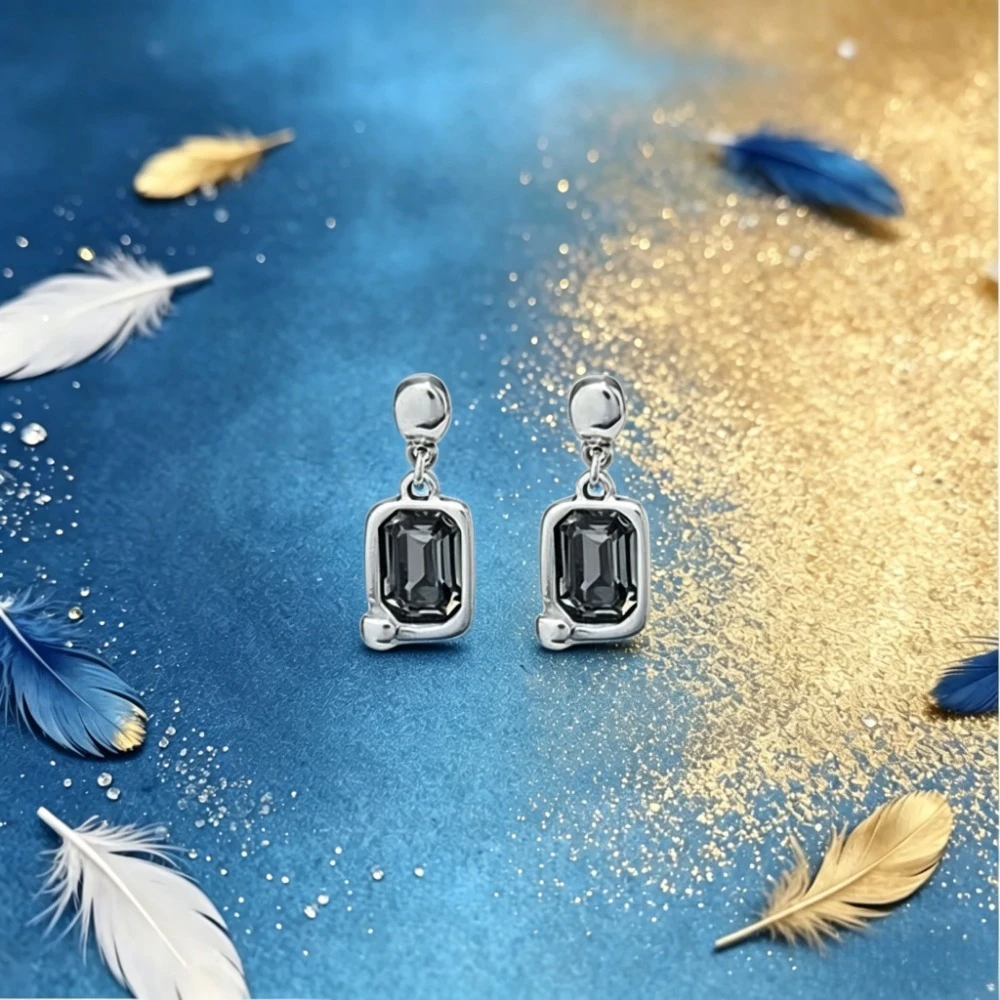 2026 New Spain S925 Silver Fashion Square Blue Crystal Earrings European and American Style Boutique Jewelry
2026 New Spain S925 Silver Fashion Square Blue Crystal Earrings European and American Style Boutique Jewelry
