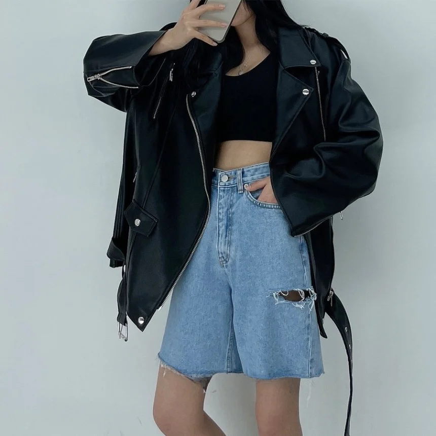 High Waist Distressed Wide Leg Jeans Shorts Women's Chic Washed Korean Style Summer New Arrival Casual Cotton Denim Shorts
High Waist Distressed Wide Leg Jeans Shorts Women's Chic Washed Korean Style Summer New Arrival Casual Cotton Denim Shorts