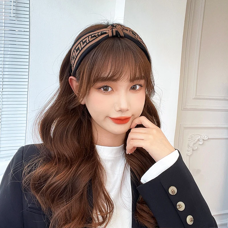 emperament hair card hair hoop female versatile simple net red South Korea retro wide edge headband pressure hair hoop
emperament hair card hair hoop female versatile simple net red South Korea retro wide edge headband pressure hair hoop