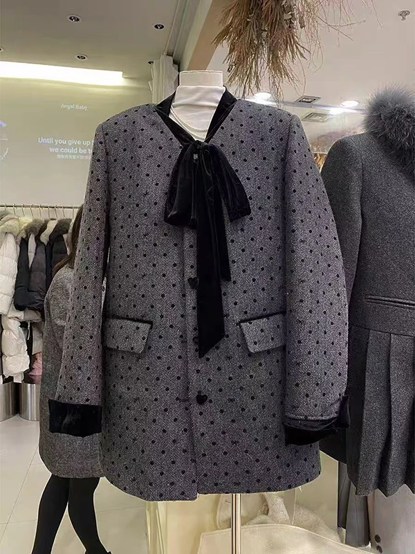 Модный женский костюм-жакет больших размеров (300 фунтов) в корейском стиле, с узором в горошек, с узлом, из хлопка, верхняя одежда
Модный женский костюм-жакет больших размеров (300 фунтов) в корейском стиле, с узором в горошек, с узлом, из хлопка, верхняя одежда