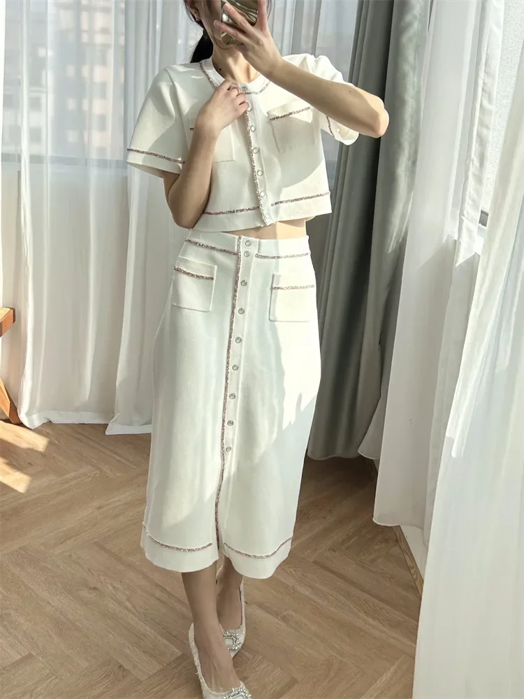 Women Colorful Diamond Knitted Set Round Neck Short Sleeve Knit Cardigan Elastic Waist Pockets Midi Skirt Suit for Female
Women Colorful Diamond Knitted Set Round Neck Short Sleeve Knit Cardigan Elastic Waist Pockets Midi Skirt Suit for Female