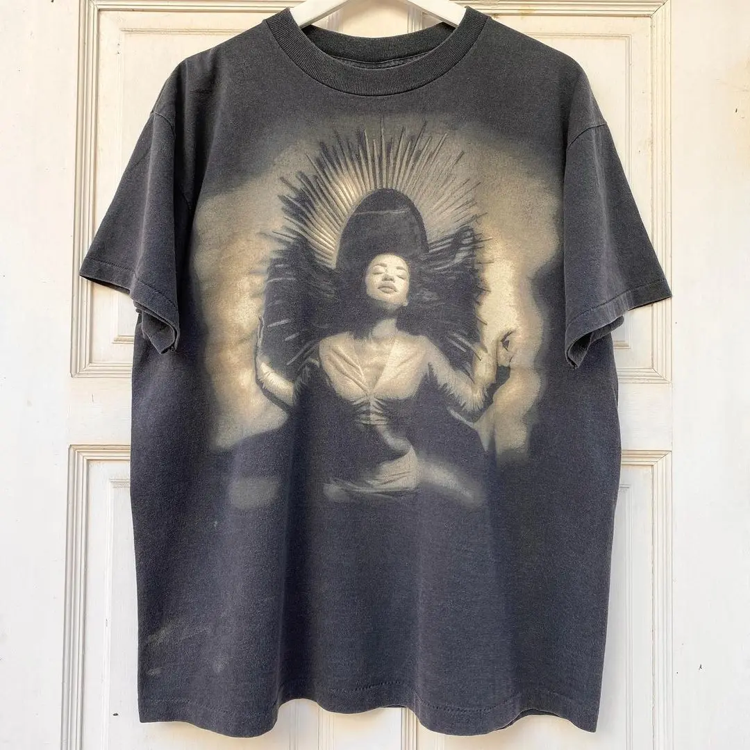 Art Y2K Quiet Luxury Sade Sade 1992 Album Love Deluxe Love Luxury Blockbuster Washed Old Short Sleeve T-Shirt
Art Y2K Quiet Luxury Sade Sade 1992 Album Love Deluxe Love Luxury Blockbuster Washed Old Short Sleeve T-Shirt