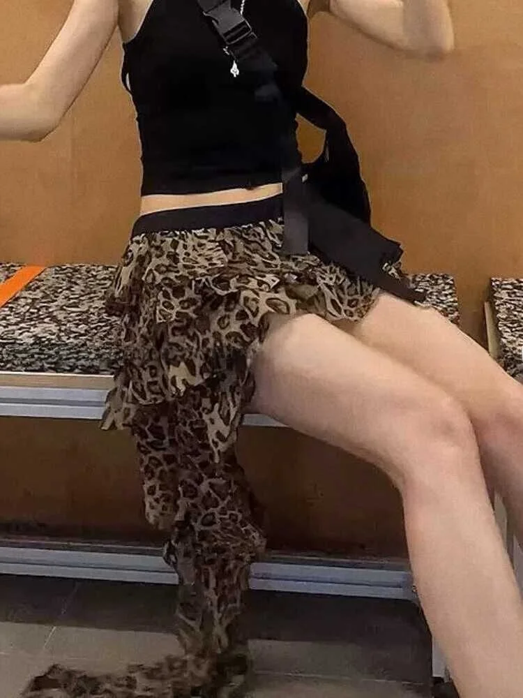 Retro American Y2K Asymmetrical Leopard Print Skirt for Women Summer Spicy Girl Lady Sle Pleated Cake ort Skirt
Retro American Y2K Asymmetrical Leopard Print Skirt for Women Summer Spicy Girl Lady Sle Pleated Cake ort Skirt