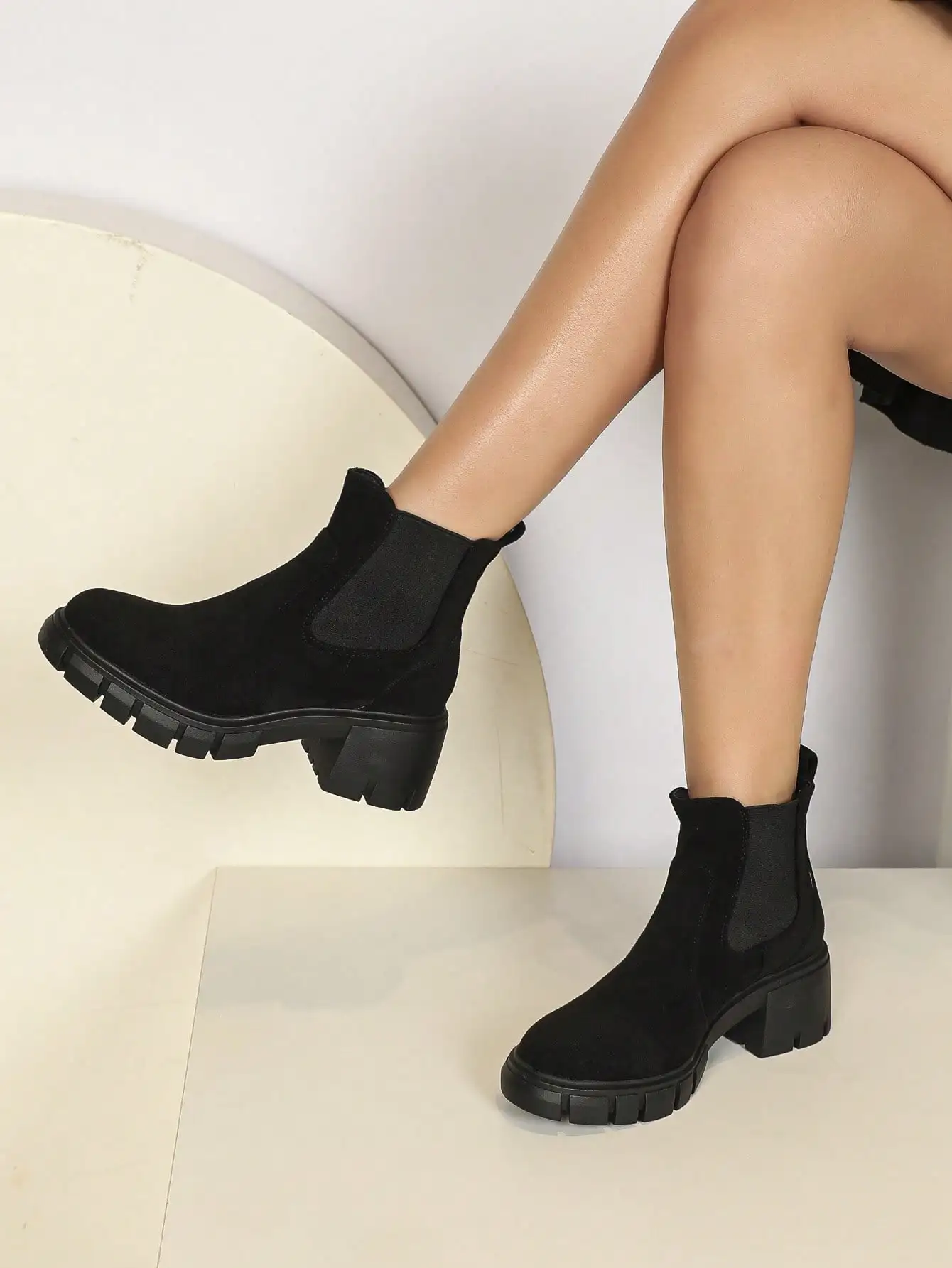 2025 New Women's Ankle Boots, Suede Chunky Heel Elastic Boots, Round Toe Thick Sole Short Boots, Plus Size
2025 New Women's Ankle Boots, Suede Chunky Heel Elastic Boots, Round Toe Thick Sole Short Boots, Plus Size