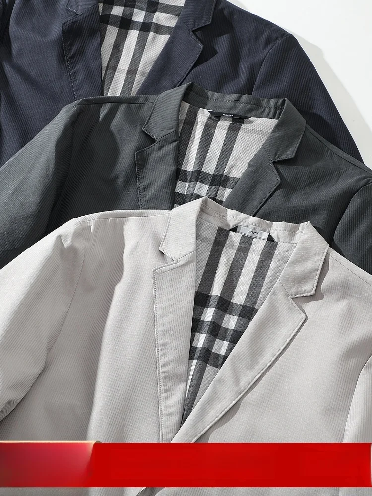 Men's Fashionable Business Casual Single-breasted Suit Jacket Windproof Water-resistant Classic Style Long Sleeve Polyester F...
Men's Fashionable Business Casual Single-breasted Suit Jacket Windproof Water-resistant Classic Style Long Sleeve Polyester F...