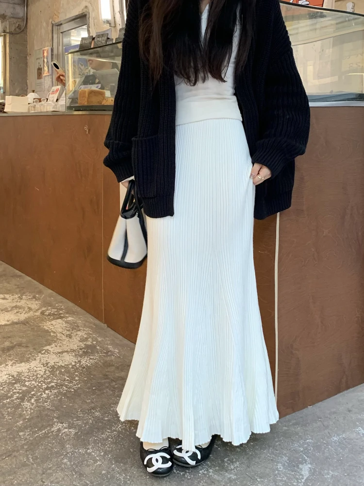 Elegant High Waist Knitted Fish Tail Midi Skirt for Women Spring Summer 2026 Casual French Style Half Body Skirt
Elegant High Waist Knitted Fish Tail Midi Skirt for Women Spring Summer 2026 Casual French Style Half Body Skirt