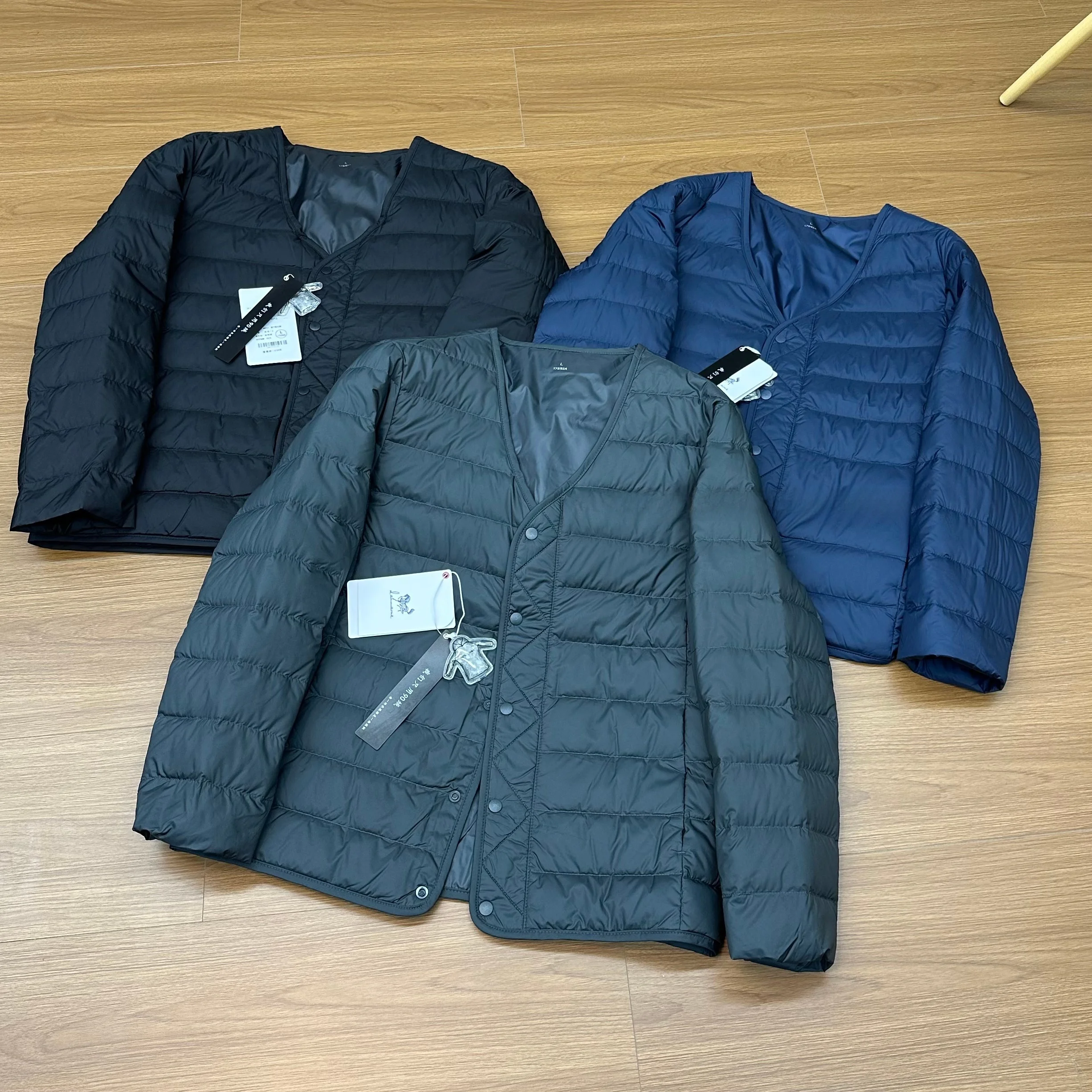 Рекомендуемый большой пушистый 90 пуховый мужской уличный легкий зимний пальто с воротником-стойкой, теплое дышащее пальто обычного кроя с застежкой на пуговицы
Рекомендуемый большой пушистый 90 пуховый мужской уличный легкий зимний пальто с воротником-стойкой, теплое дышащее пальто обычного кроя с застежкой на пуговицы