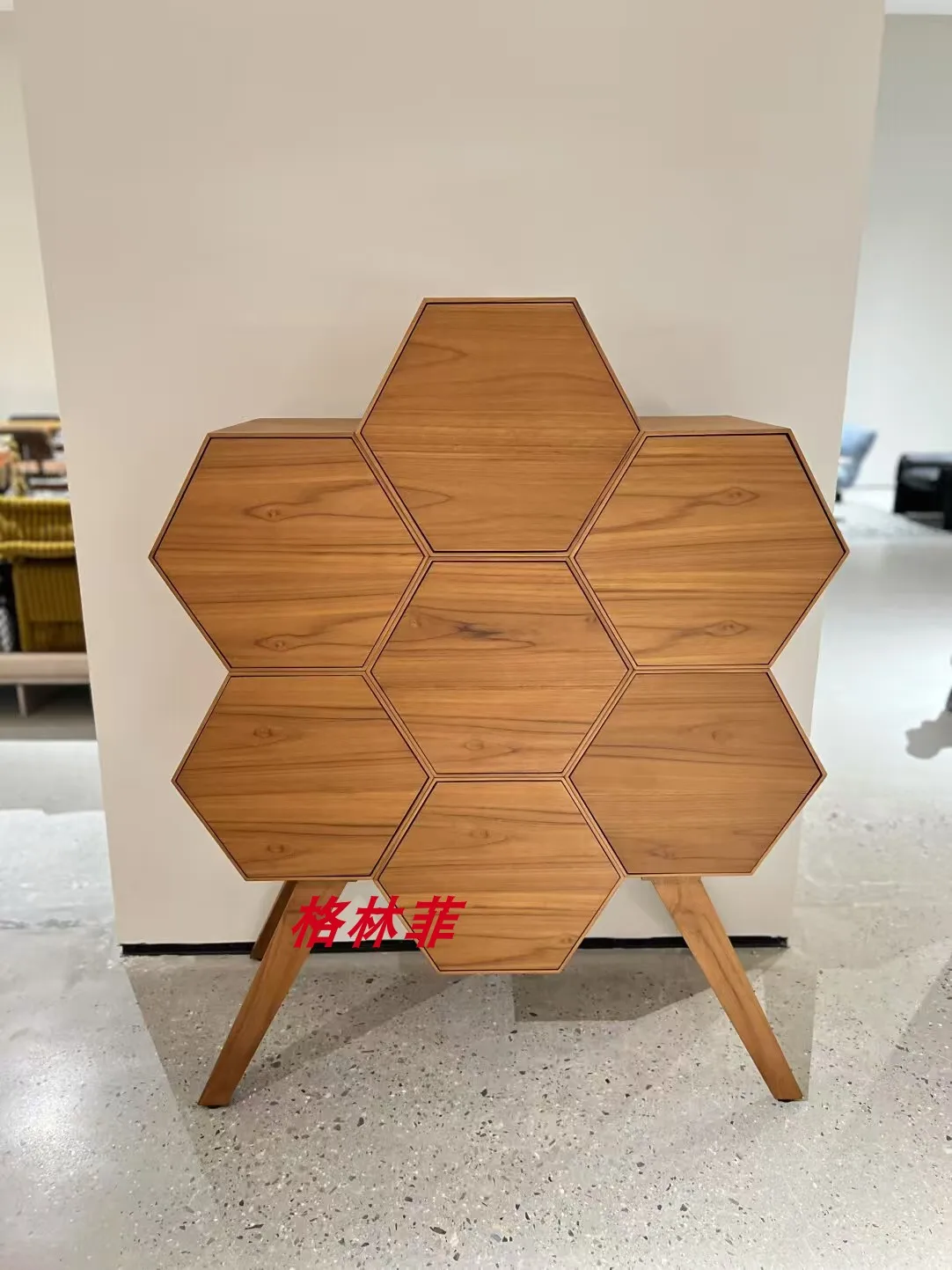French medieval honeycomb petal bucket cabinet neoclassical storage porch retro art solid wood dining side cabinet
French medieval honeycomb petal bucket cabinet neoclassical storage porch retro art solid wood dining side cabinet