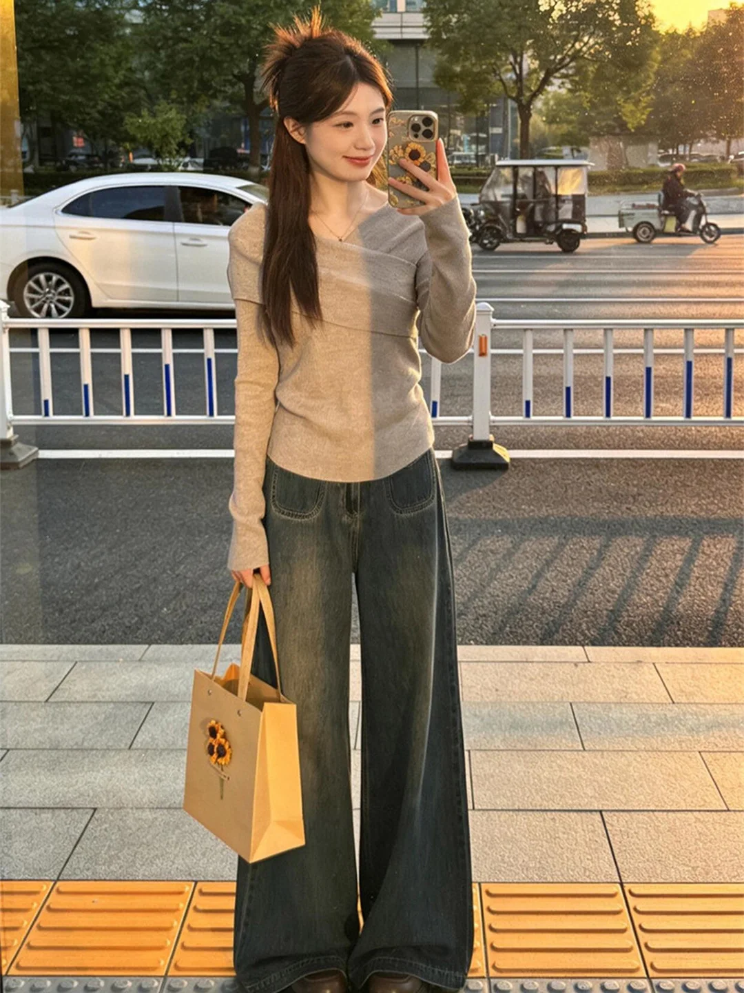 Korean Style V-Neck Cross Long Sleeve Knitted Sweater Women's Slimming Fashionable Top Spring New Arrival Elegant Style
Korean Style V-Neck Cross Long Sleeve Knitted Sweater Women's Slimming Fashionable Top Spring New Arrival Elegant Style