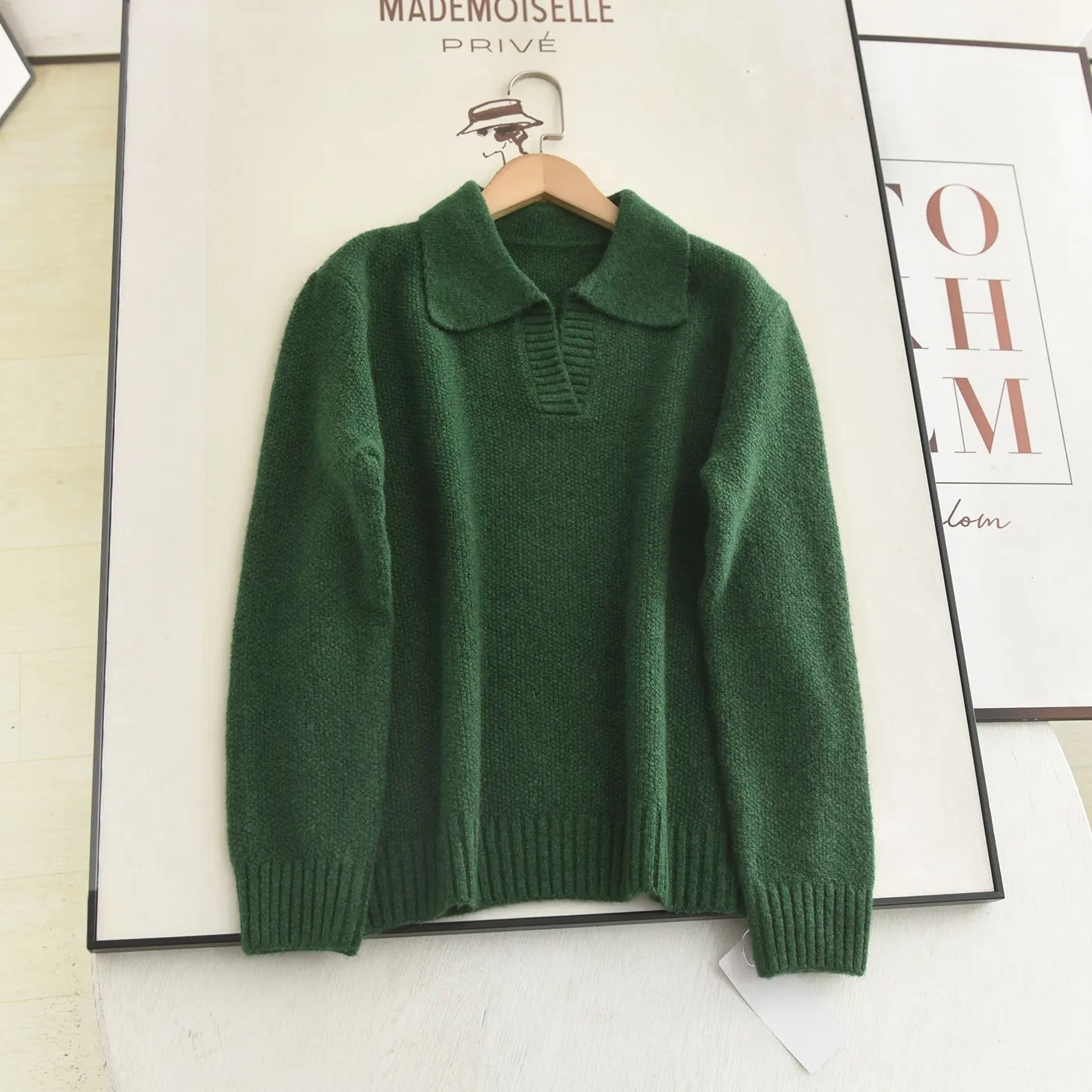 Вязаный свитер een, осень-зима 2022, простой универсальный утягивающий женский вязаный свитер с отложным воротником
Вязаный свитер een, осень-зима 2022, простой универсальный утягивающий женский вязаный свитер с отложным воротником