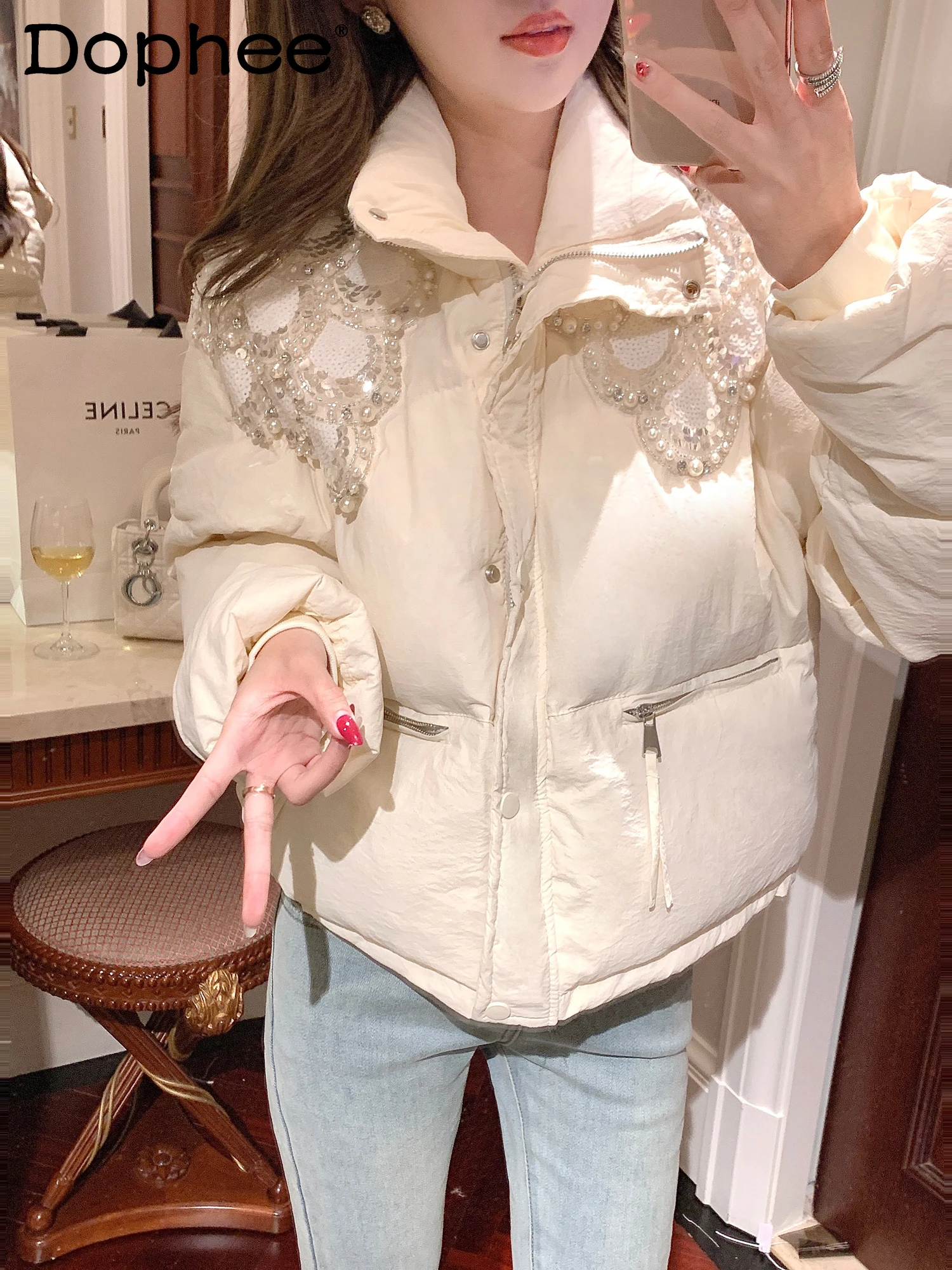 Sweet Embroidered Stand-up Collar Jacket Sequined Beaded Short Coats Winter New Cotton Clothes Jackets for Women
Sweet Embroidered Stand-up Collar Jacket Sequined Beaded Short Coats Winter New Cotton Clothes Jackets for Women