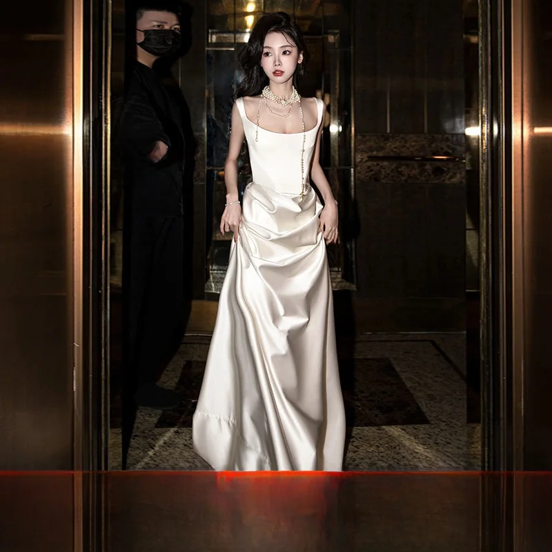 Elegant Simple Bridal Dress Satin Strap Long Gown for Wedding Party Performance Polyester Fabric No Sleeve Floor Length
Elegant Simple Bridal Dress Satin Strap Long Gown for Wedding Party Performance Polyester Fabric No Sleeve Floor Length