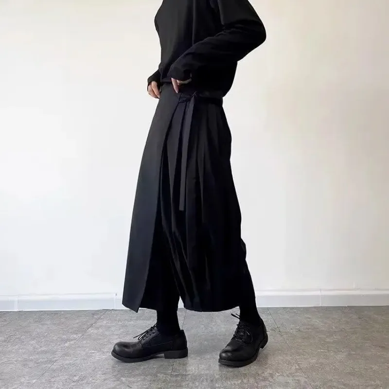 Unique Wide-Leg Draped Skirt Pants for Men Harajuku YY Designer Samurai Hakama Pants Unisex Streetwear Casual Party Clothing
Unique Wide-Leg Draped Skirt Pants for Men Harajuku YY Designer Samurai Hakama Pants Unisex Streetwear Casual Party Clothing