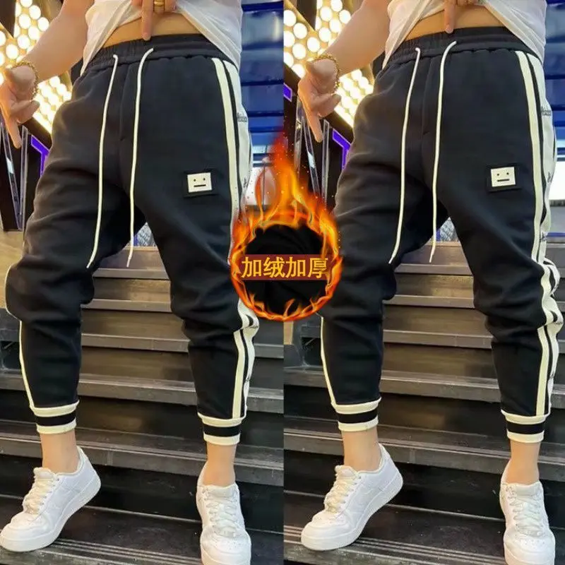 New Men's Harem Pants Casual Pants Autumn Winter Elastic Waist Jogger Fleece Stripe Embroidery Patchwork Ankle-length Trousers
New Men's Harem Pants Casual Pants Autumn Winter Elastic Waist Jogger Fleece Stripe Embroidery Patchwork Ankle-length Trousers