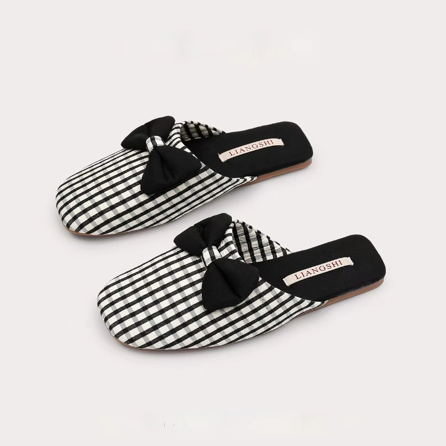 Women Baotou Bowknot Plaid Cloth Slippers Soft sole Non Slip Breathable High Quality Four Seasons Home Slippers Floor Slippers
Women Baotou Bowknot Plaid Cloth Slippers Soft sole Non Slip Breathable High Quality Four Seasons Home Slippers Floor Slippers