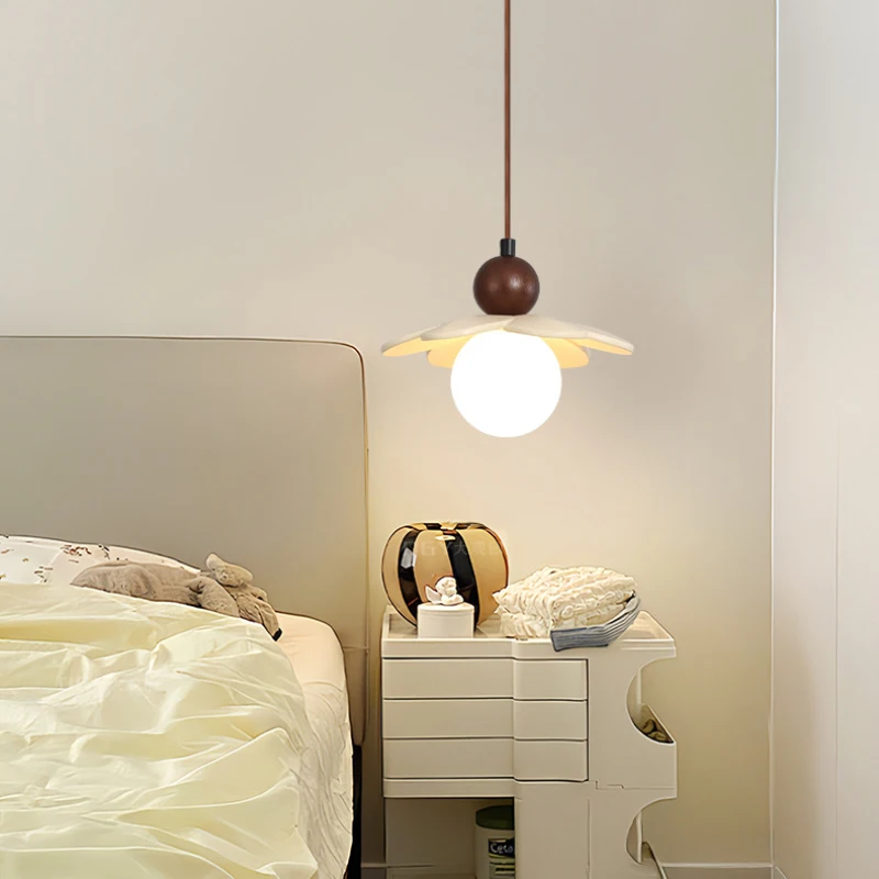 Children's Room Flower Chandeliers Color Petal Light LED French Romantic Warm Princess Room Boy Girl Bedroom Bedside Chandelier
Children's Room Flower Chandeliers Color Petal Light LED French Romantic Warm Princess Room Boy Girl Bedroom Bedside Chandelier