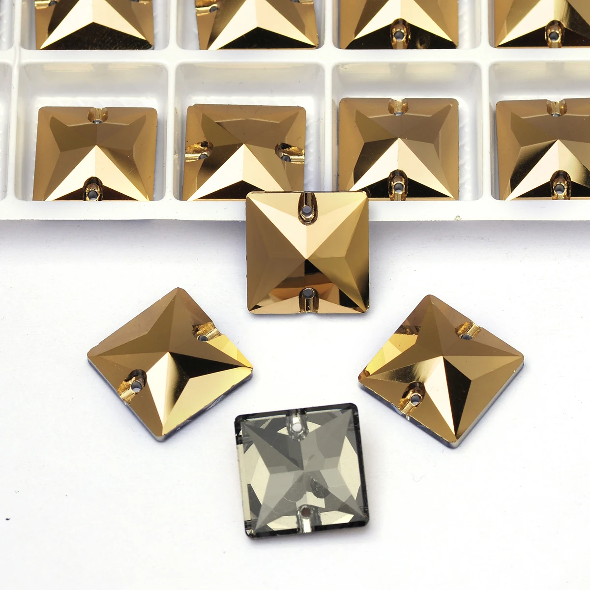 Square Strass Aurum Gold Glass Crystal Fancy Sewing Stones Flatback Sew on Rhinestones for Garment Wedding Dress Needlework
Square Strass Aurum Gold Glass Crystal Fancy Sewing Stones Flatback Sew on Rhinestones for Garment Wedding Dress Needlework